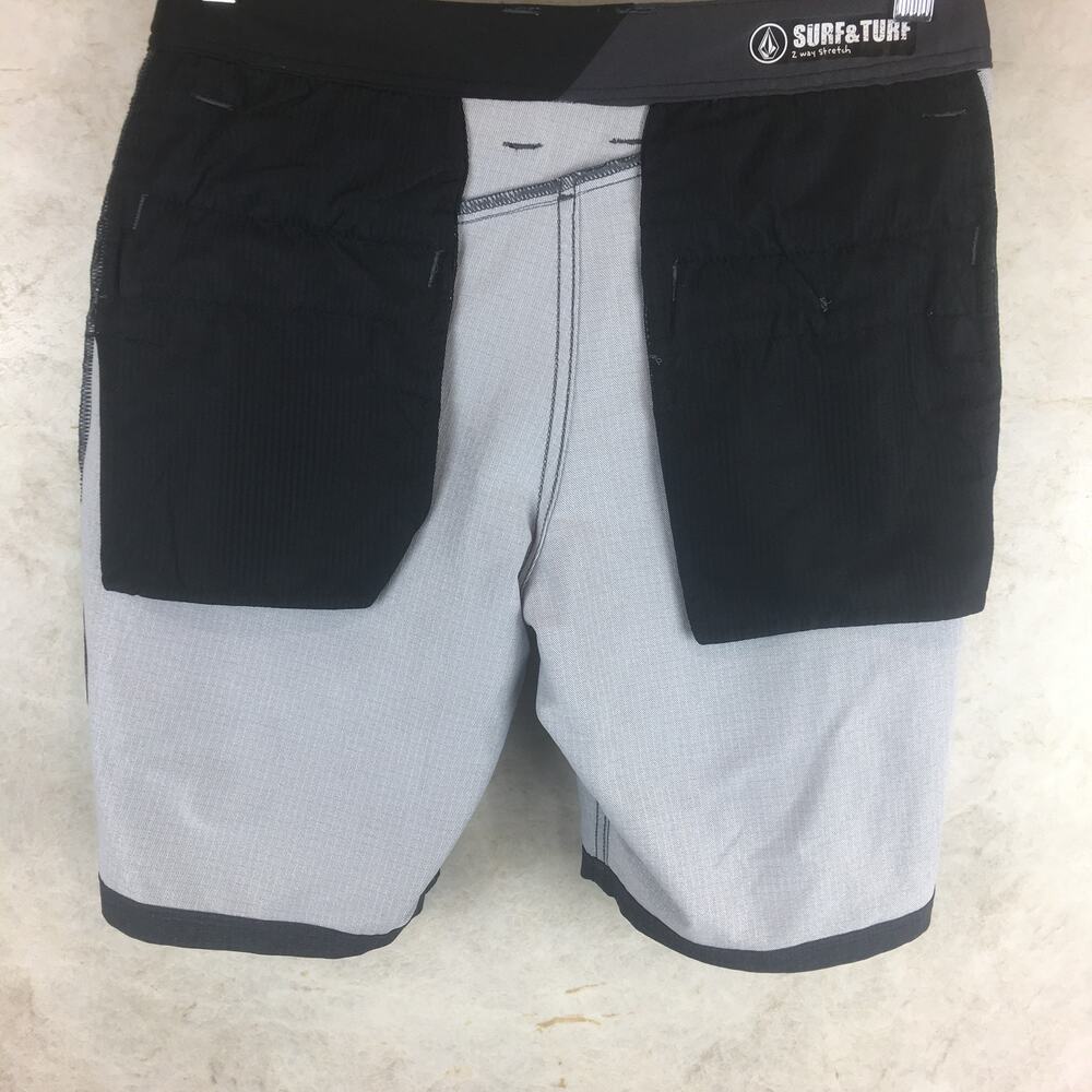 Volcom Gray 4 Way Stretch Board Flat Front Shorts… - image 7